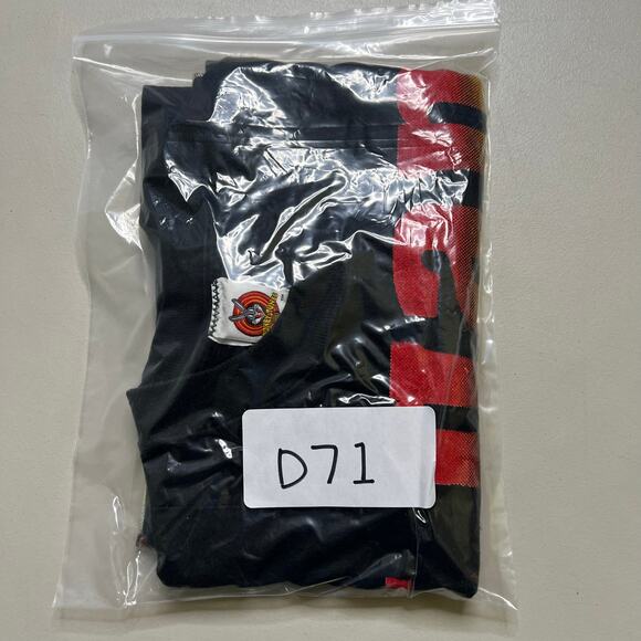 Vintage 1997 Looney Tunes Taz Got Game Shirt USA Made L Basketball Double Sided - Picture 13 of 13